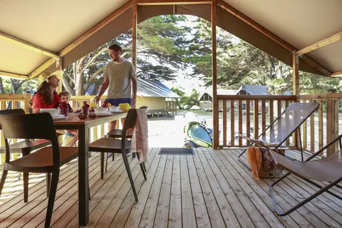 Flower Camping Tamarins Plage in Le Bois-Plage-en-Ré — foto 13