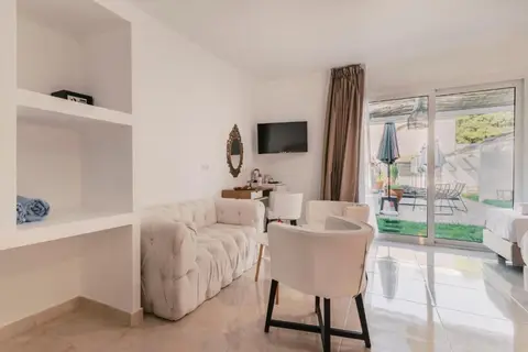 Bamboo Suites in Ιαλυσός — foto 17