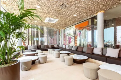 Fly & Go Higueron Hotel Malaga, Curio Collection by Hilton in Fuengirola — foto 25