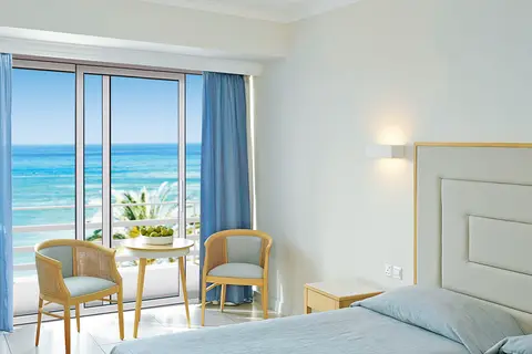 Sunrise Beach Hotel in Παραλίμνι — foto 19