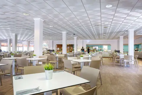 Carema Club Resort in es Mercadal — foto 8