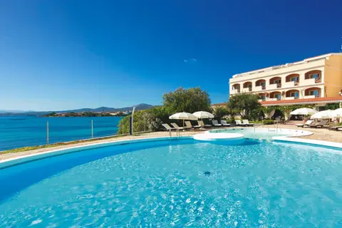 Gabbiano Azzurro Hotel & Suites in Aranci Golf