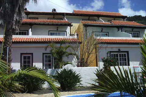 Apartments & Bungalows Finca Colón in Fuencaliente De La Palma — foto 2