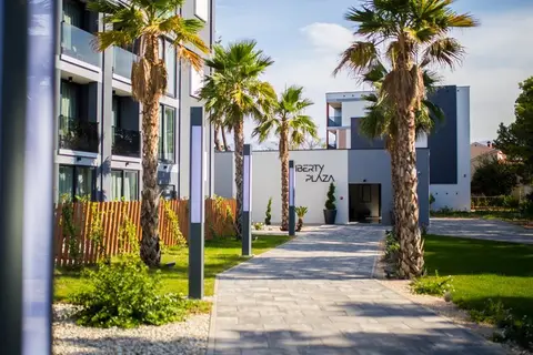Liberty Plaza in Novalja — foto 16