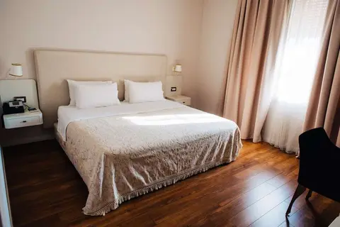 Sar Otel in Tirana, foto 16