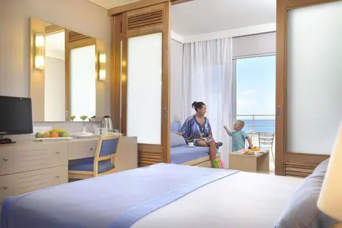 Louis Ledra Beach Hotel in Γεροσκήπου — foto 25