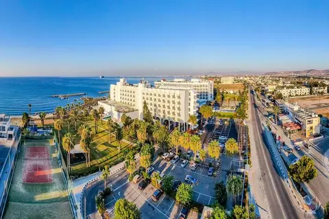 The Golden Bay Beach Hotel in Larnaca — foto 2