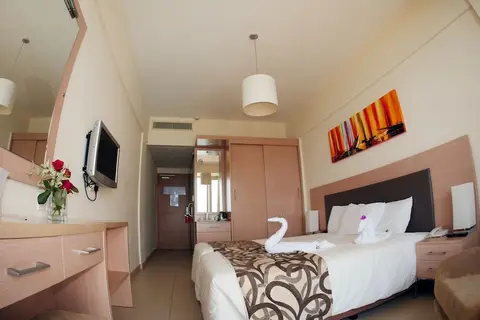 Pernera Beach Hotel in Παραλίμνι — foto 24