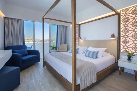 Lordos Beach Hotel in Larnaca — foto 28