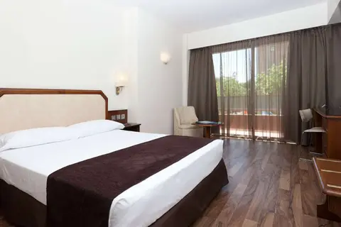 Senator Barajas Hotel in Madrid — foto 2