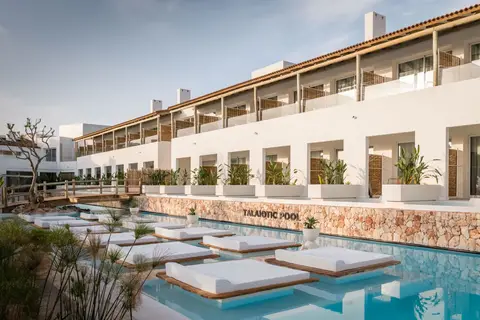 Villas & Bungalows del Lago in Cala'n Bosch — foto 3