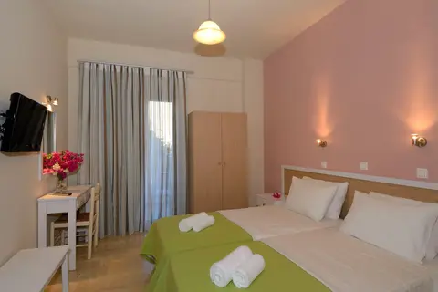 Costas & Chrysoula in Πλακιάς — foto 3