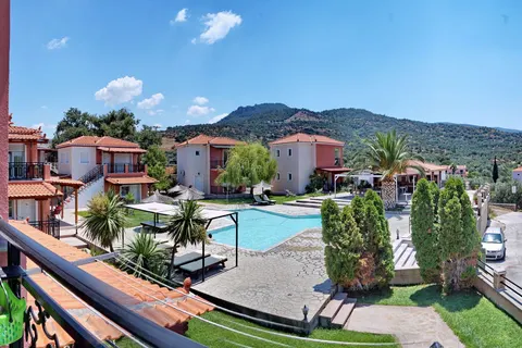 Yakinthos Garden in Skoutaros — foto 15