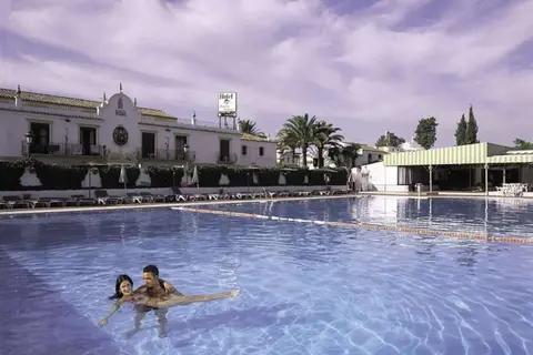 Globales Pueblo Andaluz in San Pedro de Alcántara — foto 17