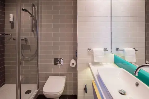 Holiday Inn Express Belfast City - Queen's Quarter in Belfast — foto 11