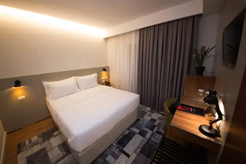Hotel Theatro in Tirana