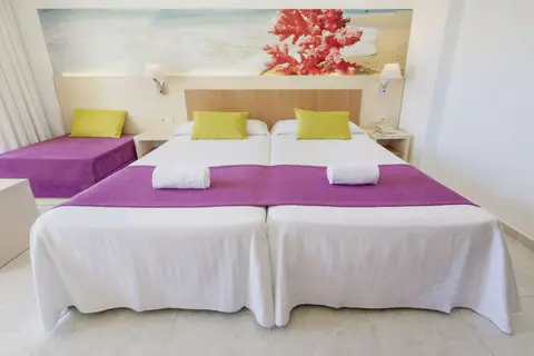 Blue Sea Coral Beach in Santa Eulària des Riu — foto 22