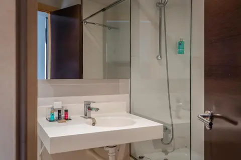 Hotel Madanis in L'hospitalet De Llobregat — foto 22
