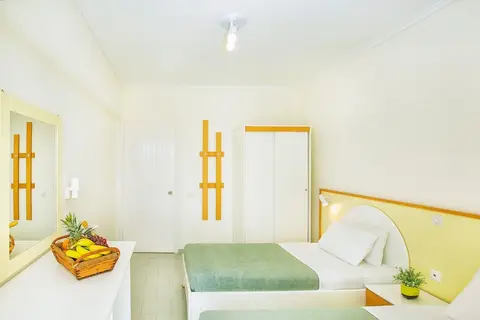 Xenios Port Marina Hotel in Πευκοχώρι — foto 29