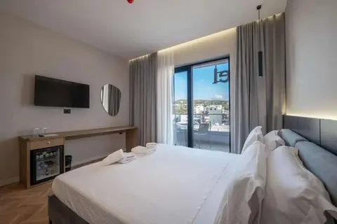 Sasso Hotel in Vlorë — foto 11