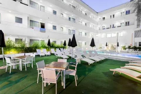 Color Mokambo Shore Design Hotel in Cesenatico — foto 9