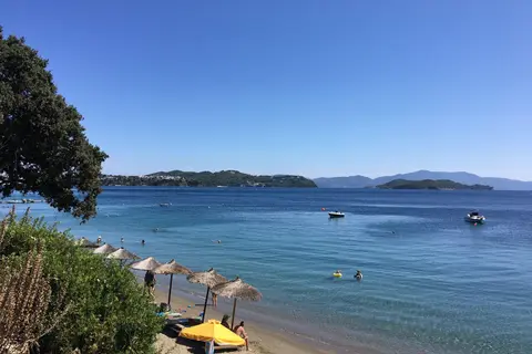 Vassilias Beach in Αχλαδιάς — foto 13