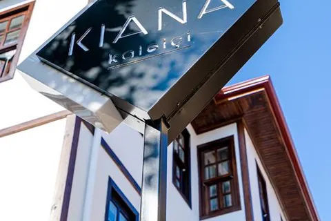 Kiana Kaleici foto 1