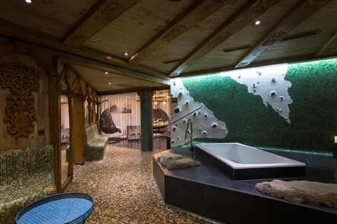 Berghotel Basur in Flirsch — foto 8
