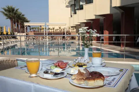 Palm Hotel in Kuşadası — foto 3