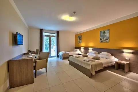 Crvena Luka Resort in Biograd na Moru — foto 26