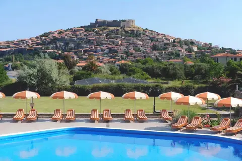 Delfinia Hotel & Bungalows in Μόλυβος — foto 16