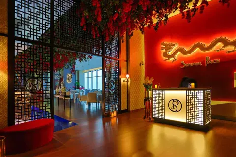 V Hotel Dubai Curio Collection by Hilton in دبي — foto 10
