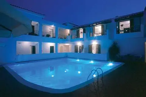 Atrium of Alonissos in Patitiri — foto 9
