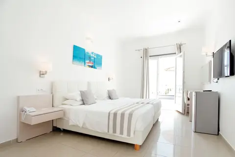 The George Hotel in Πλατύς Γιαλός — foto 23