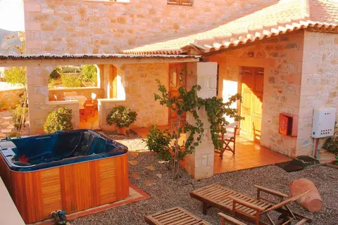 Mani Village in Άγιος Νικόλαος — foto 10