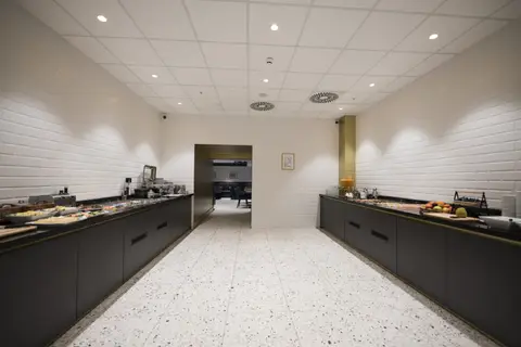 The Gold Bank in Praag — foto 10