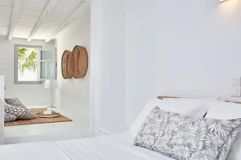 Mr & Mrs White Paros in Νάουσα — foto 9