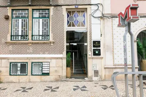 Lisboa 85 Suites & Apartments in Almada