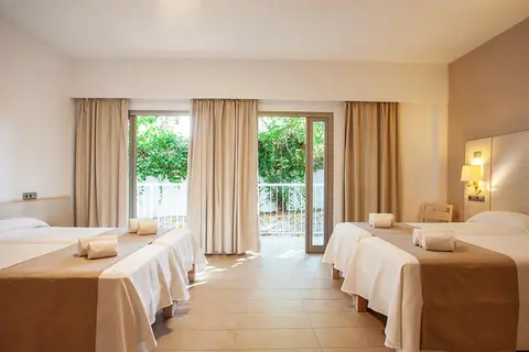 Hotel Puchet in Sant Antoni de Portmany — foto 10