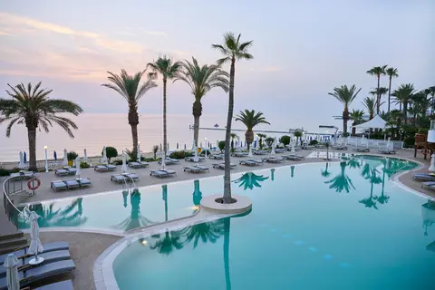 Sunrise Beach Hotel in Παραλίμνι — foto 26