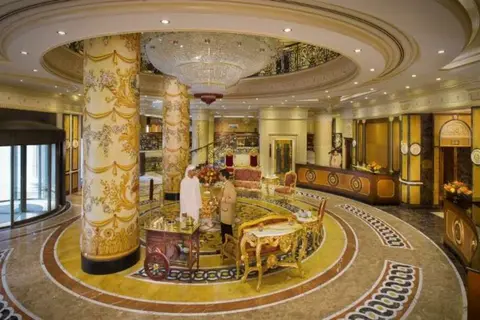 Royal Rose Abu Dhabi, a Curio Collection by Hilton Affiliated Hotel in الدَّانَةْ — foto 23