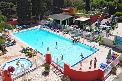 Camping Les Lauriers Roses in Fréjus