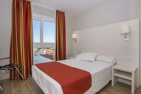 Minura Sur Menorca in Sant Lluís — foto 14