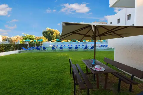 Anixis Hotel in Ιαλυσός — foto 10