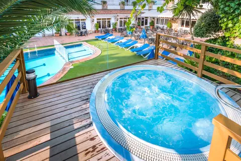 Hotel GHT Neptuno in Tossa de Mar — foto 2