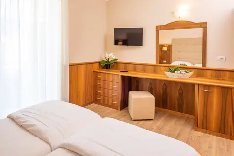 Hotel Centrale Garda in Garda, foto 13