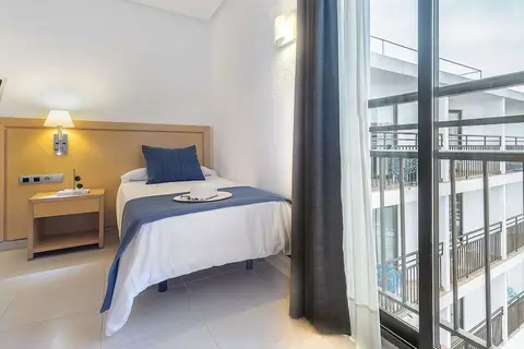 Hotel Vibra San Remo in Sant Josep de sa Talaia — foto 17