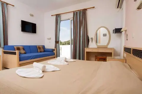 White Palace Studios in Φαληράκι — foto 12