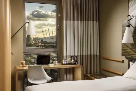 ibis London Canning Town in Londen — foto 5