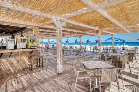 Caravia Beach Hotel in Μαρμάρι — foto 7